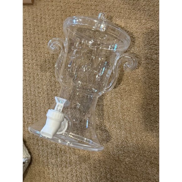 NEW 56oz Novelty Plastic Trophy Drinkware - Picture 3 of 4